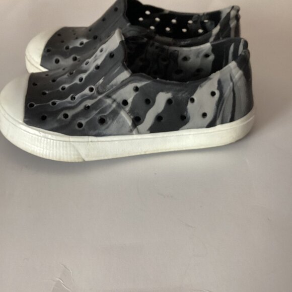 Kids Crocs Water Shoes Size 10 Gray Black Children's Slip-on Sneakers Unisex - Picture 4 of 7